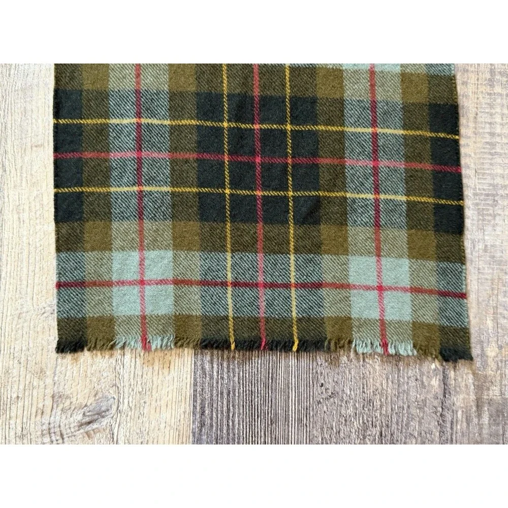 Vintage Bloomingdale’s Scotland 100% Wool Plaid Tartan Scarf Green Red Fringed